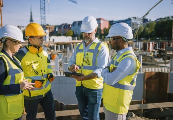 contractors at construction site; OSHA training