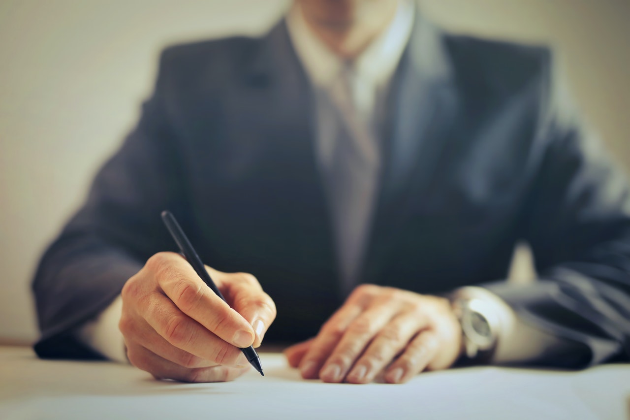 business contract lawyer