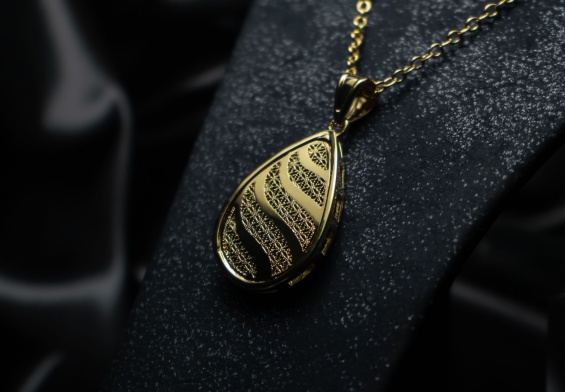 AI powered necklaces