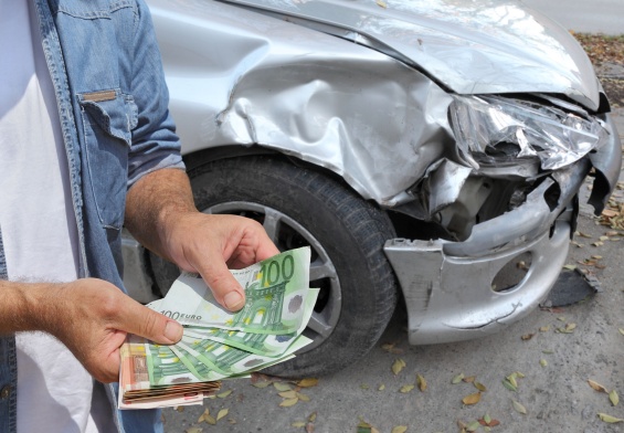how home caregivers can help seniors sell their junk cars for cash