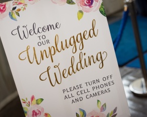 how to handle an unplugged wedding