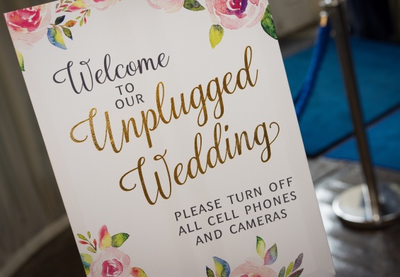 how to handle an unplugged wedding